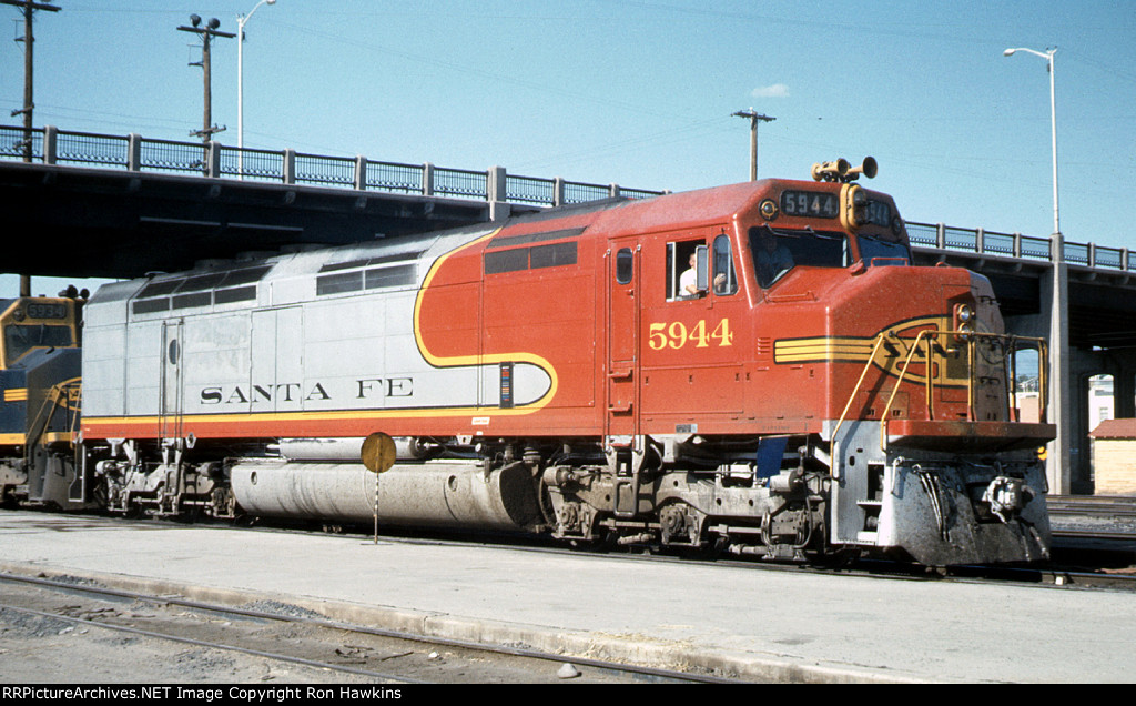 ATSF 5944 (REPOST)